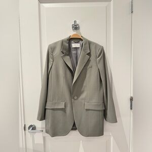 Aritzia Babaton bestselling oversize blazer